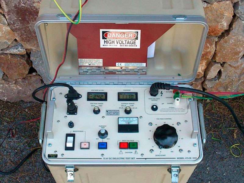 PRUEBAS-EN-UNA-LINEA-SUBTERRANEA-DE-BAJA-TENSION-3